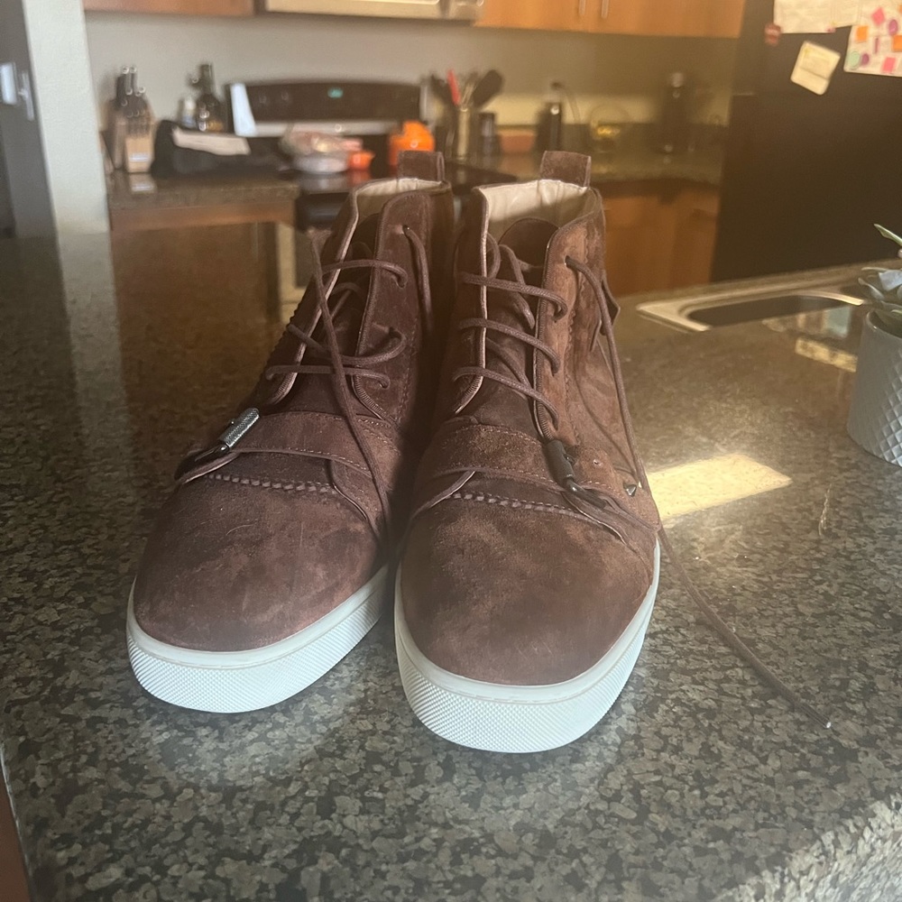 Men’s louboutin Nono strap flat brown suede